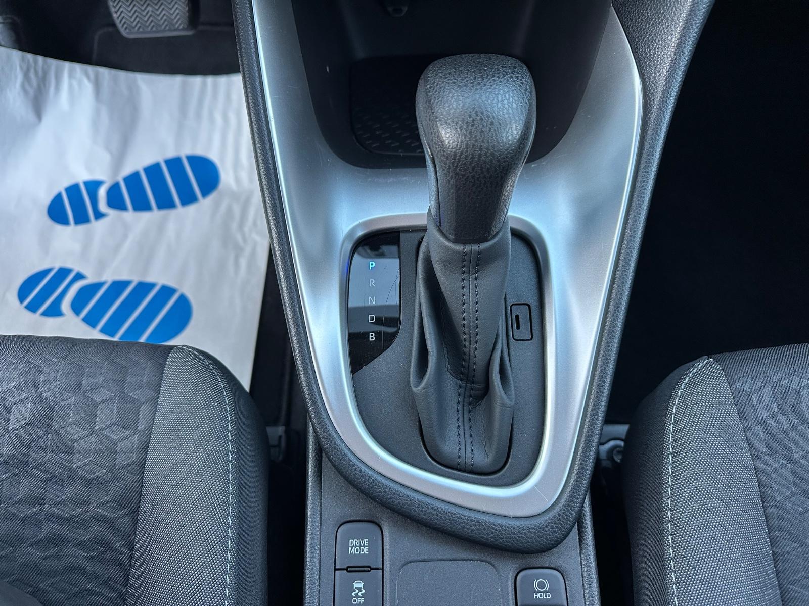 Toyota Yaris Business Hybride