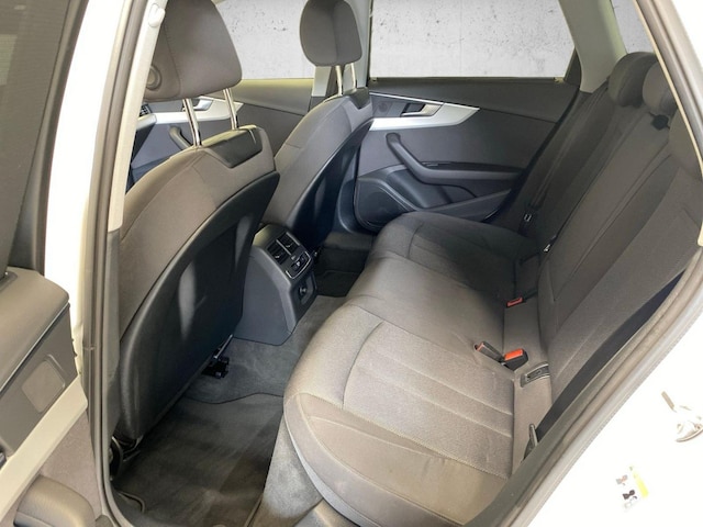 Audi A4 40 TFSI Avant S-Tronic