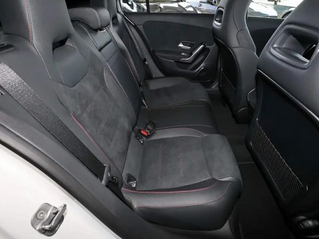 Mercedes-Benz A 200 AMG Line