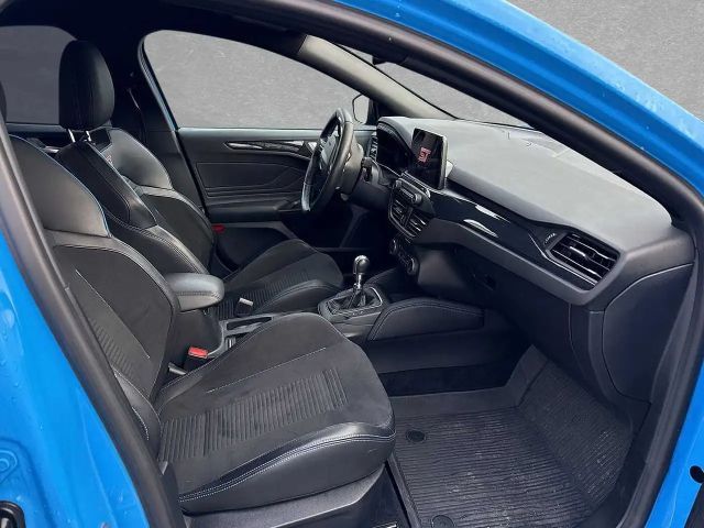 Ford Focus EcoBoost ST Line
