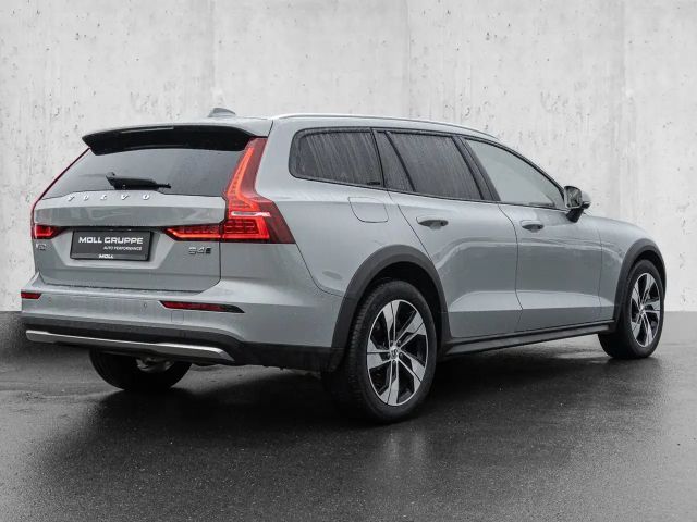 Volvo V60 Cross Country AWD Plus