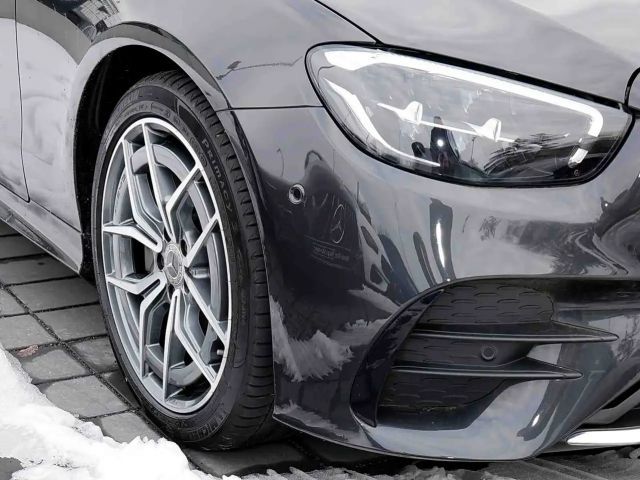 Mercedes-Benz E 300 AMG Line Cabriolet E 300 d