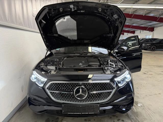 Mercedes-Benz E 220 AMG Line E 220 d Sedan