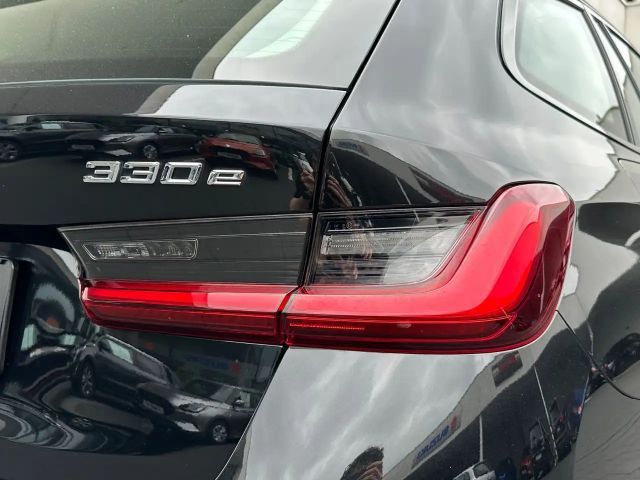 BMW 330 330e Touring xDrive