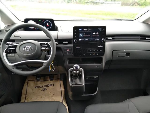 Hyundai Staria Trend