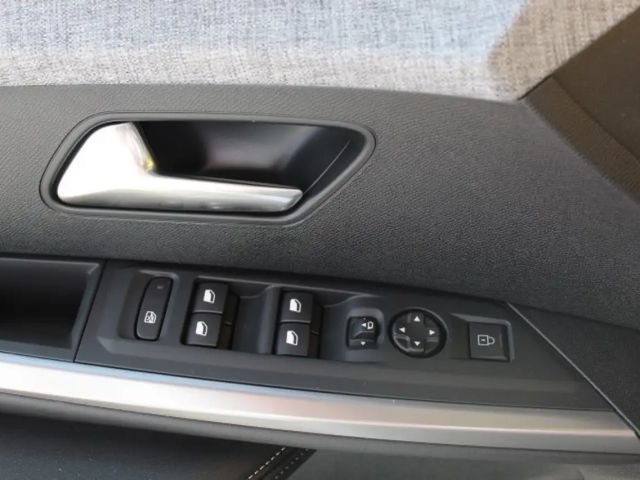 Peugeot E-5008 Allure Pack