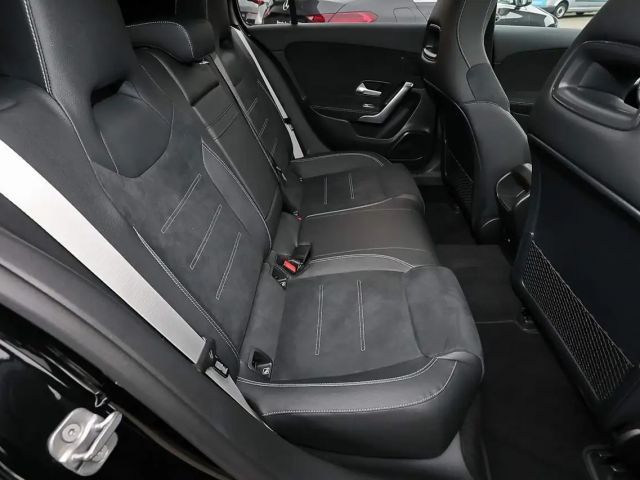 Mercedes-Benz A 200 AMG Line