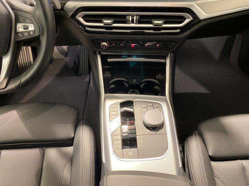 BMW 330 330e Touring xDrive