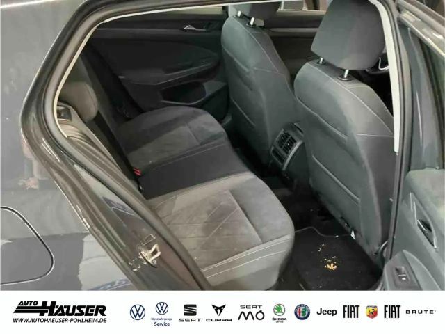 Volkswagen Golf 2.0 TSI DSG Golf VIII Style