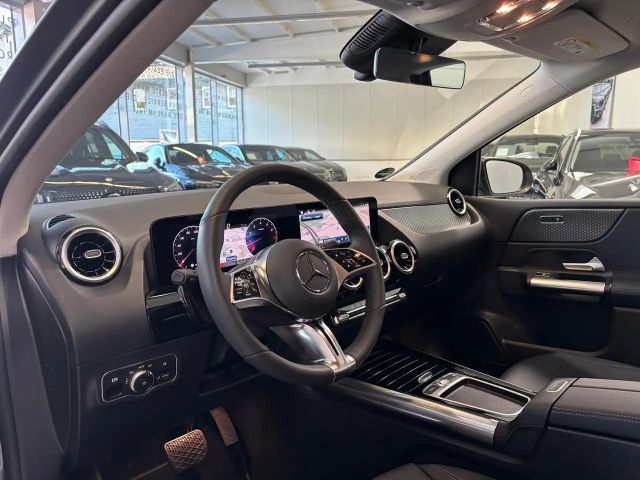 Mercedes-Benz B 200 Progressive Sedan