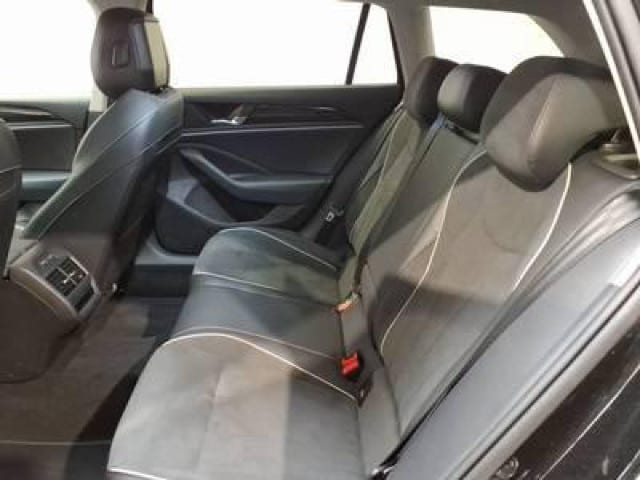 Volkswagen Passat 1.5 eTSI Business DSG Variant