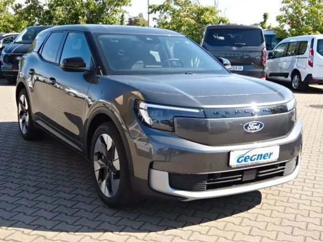 Ford Explorer Extended range Premium RWD