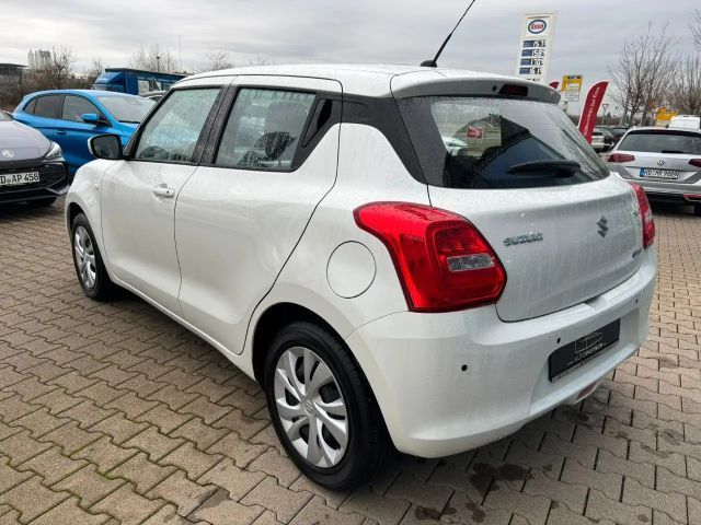 Suzuki Swift Club Hybrid