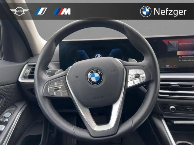 BMW 320 320i Sedan xDrive