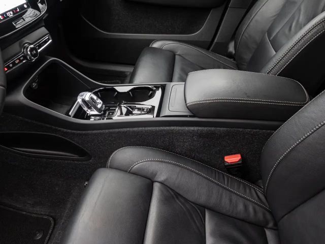 Volvo XC40 Dark Plus