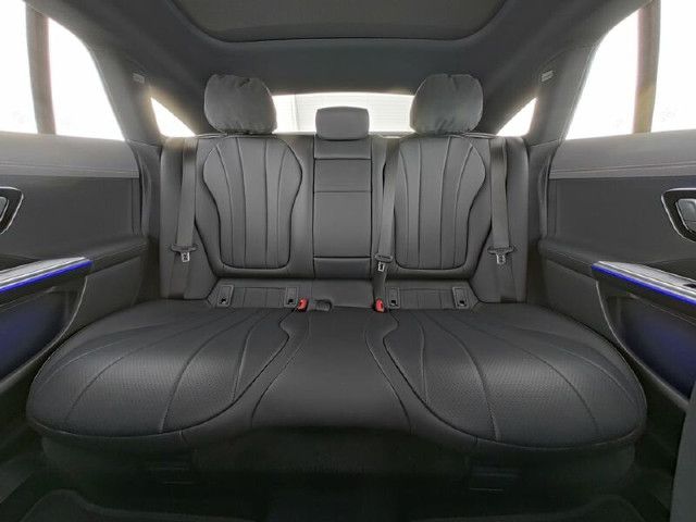 Mercedes-Benz EQE 350 Sedan