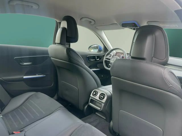 Mercedes-Benz C 200 AMG Line Sedan