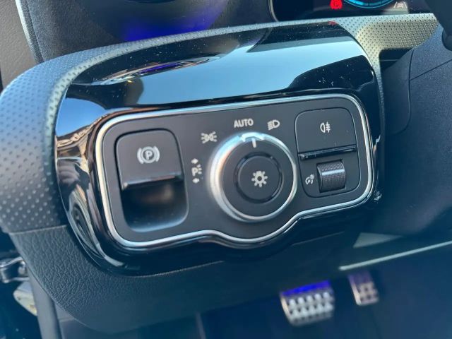 Mercedes-Benz A 250 A 250 e AMG Line