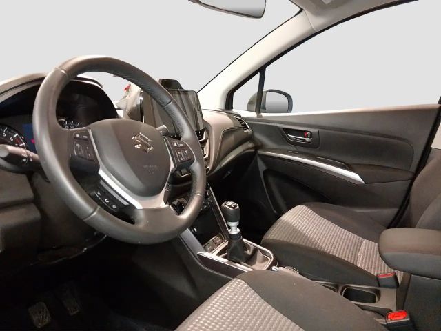 Suzuki S-Cross Hybrid