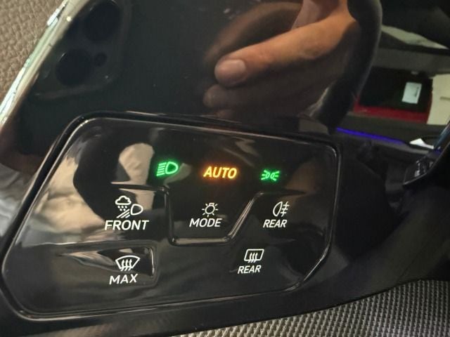 Volkswagen Golf 1.5 eTSI DSG Golf VIII R-Line