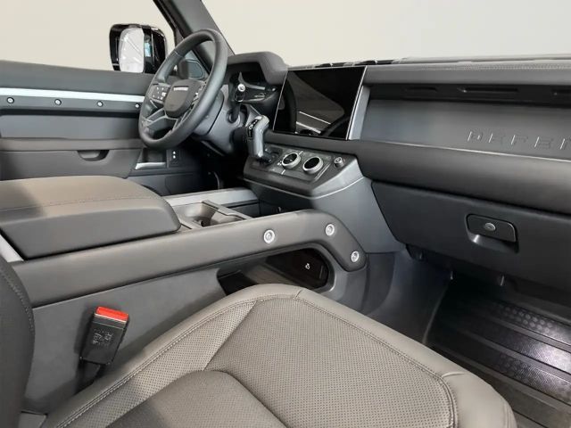 Land Rover Defender 90 D250 Dynamic SE