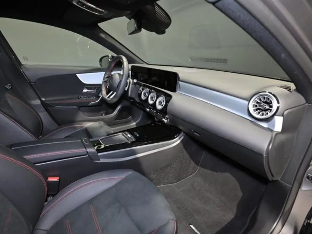 Mercedes-Benz A 200 AMG Line