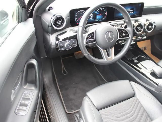 Mercedes-Benz A 200 A 200 d