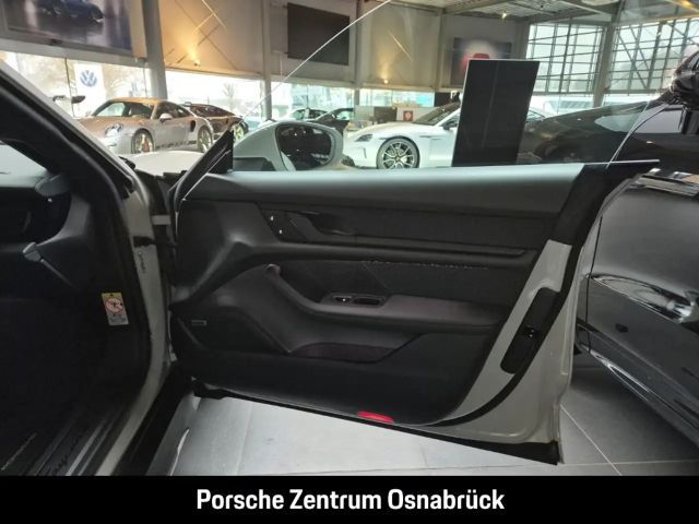 Porsche Taycan 4 Cross Turismo