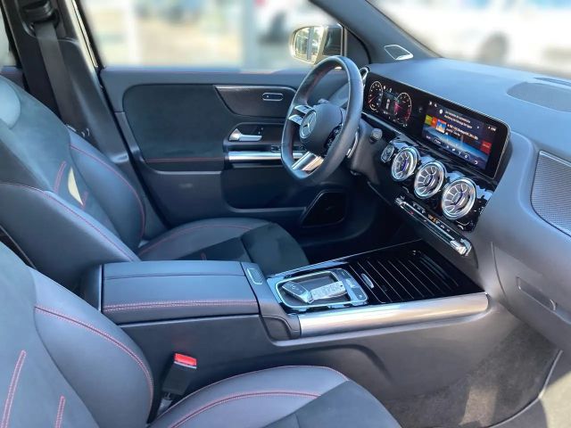 Mercedes-Benz GLA 180 AMG Line