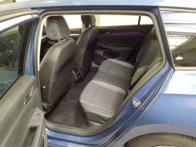 Volkswagen Golf 1.5 eTSI DSG Variant