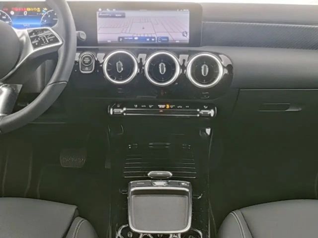 Mercedes-Benz A 180 Hatchback Progressive