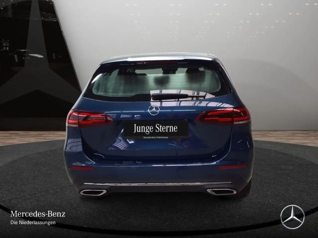 Mercedes-Benz B 200 Progressive Sedan