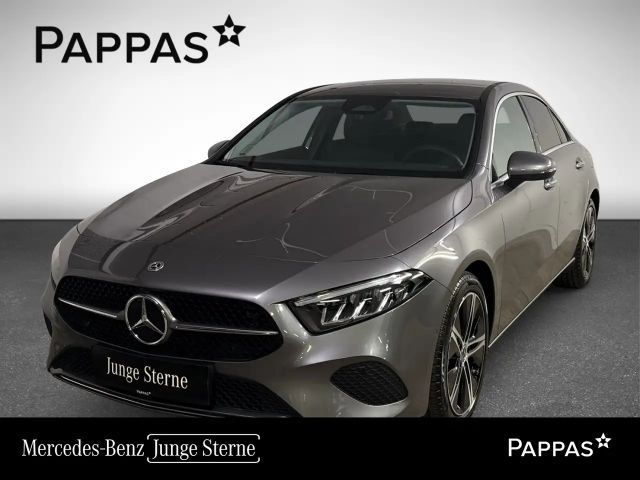 Mercedes-Benz A 180 Limousine PTS Cam Navi Wide AHK LED SHZ