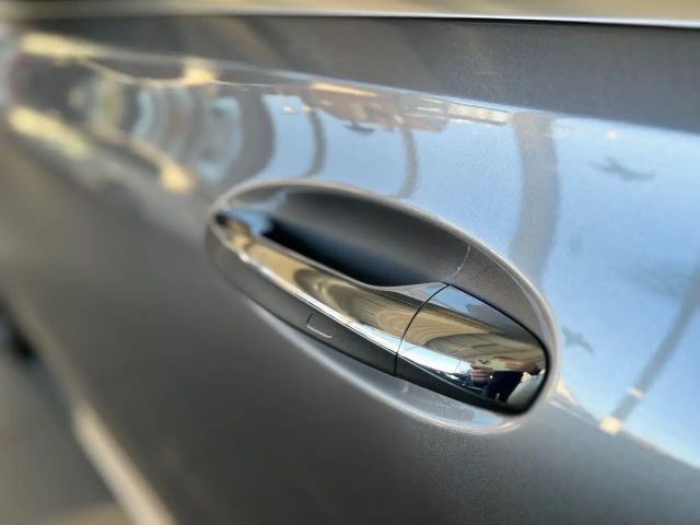 Mercedes-Benz B 200 AMG Line Sedan