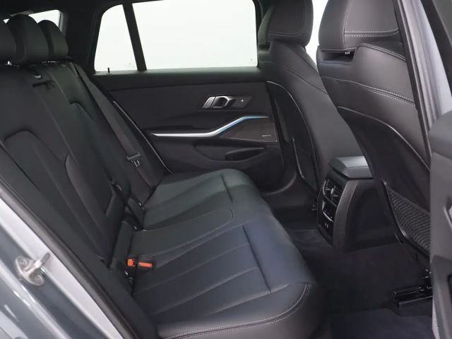 BMW 320 320e M-Sport xDrive