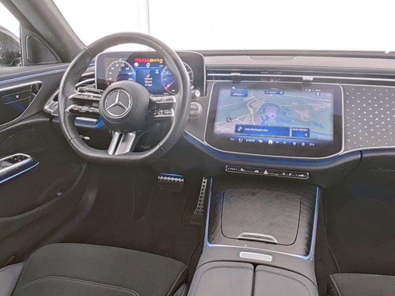 Mercedes-Benz E 200 AMG Line Sedan