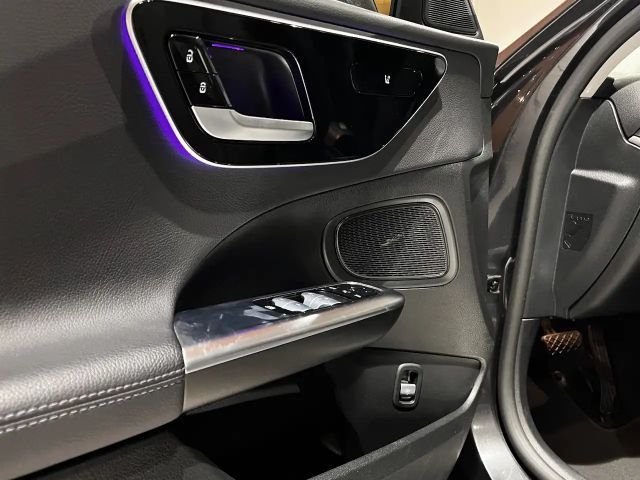 Mercedes-Benz C 200 AVANTGARDE C 200 d Sedan