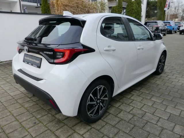 Toyota Yaris Hatchback Hybride Team D