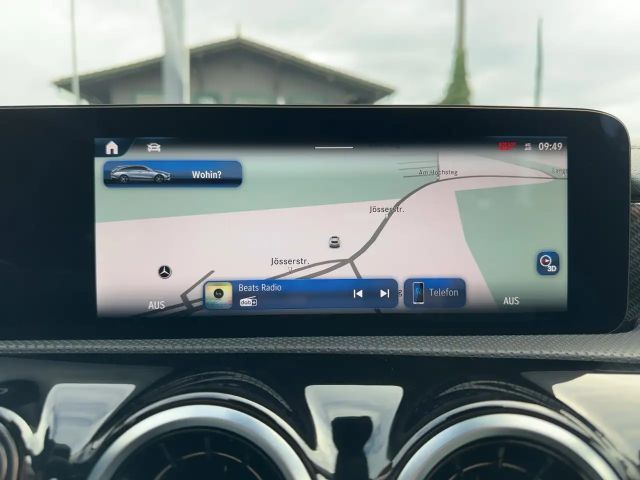 Mercedes-Benz CLA 180 Sedan Shooting Brake