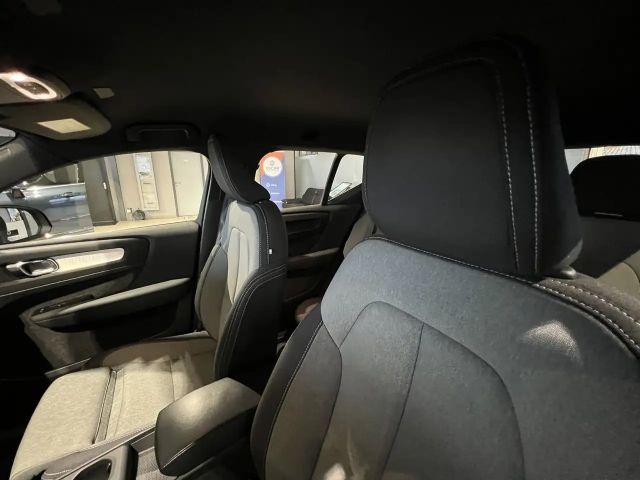 Volvo XC40 Core Recharge T4