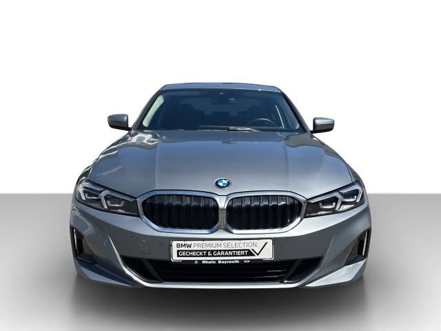BMW 320 320i Sedan xDrive