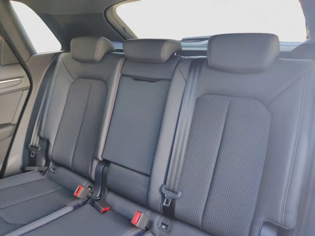 Audi Q3 40 TFSI S-Line