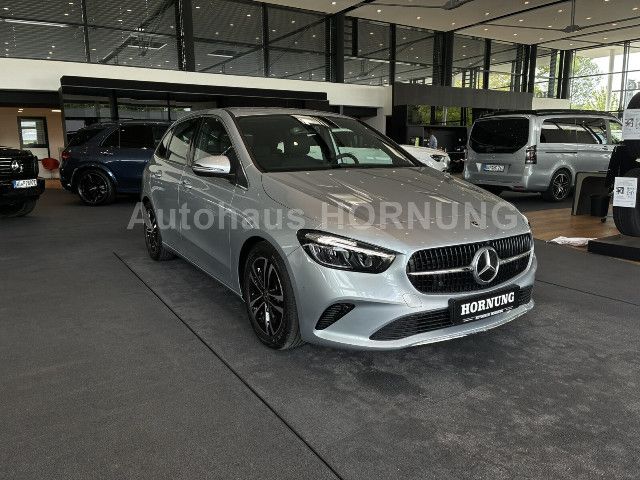 Mercedes-Benz B 180 Sedan