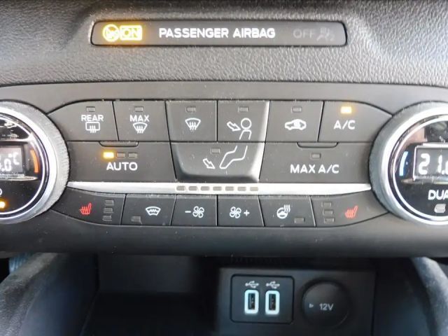 Ford Focus Cool & Connect