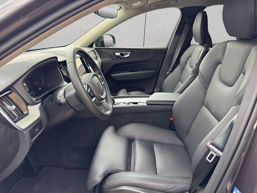 Volvo XC60 Dark Plus