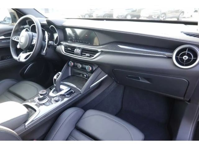 Alfa Romeo Stelvio Q4 Quadrifoglio Turbo