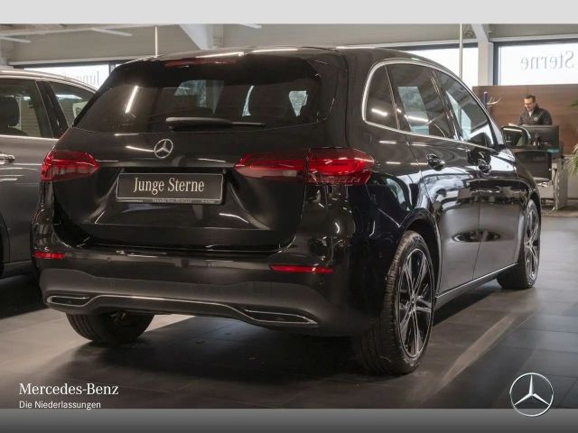 Mercedes-Benz B 220 4MATIC Progressive Sedan