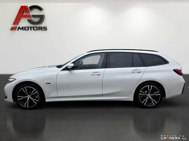 BMW 330 330e Touring xDrive