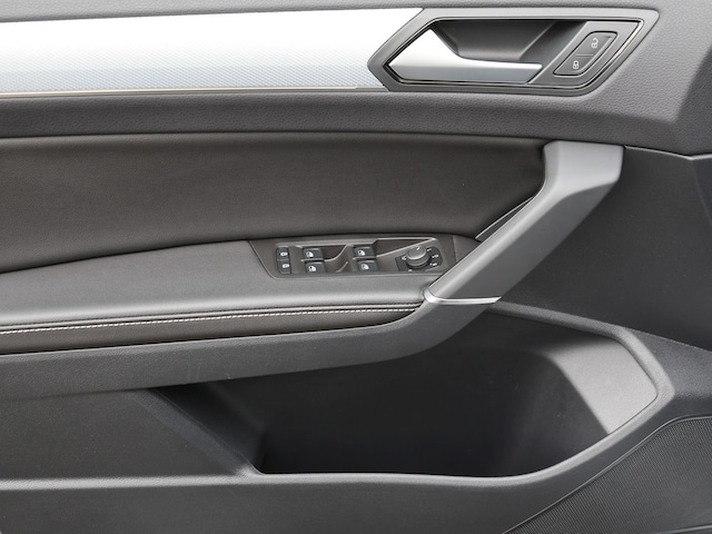 Volkswagen Touran 1.5 TSI DSG R-Line