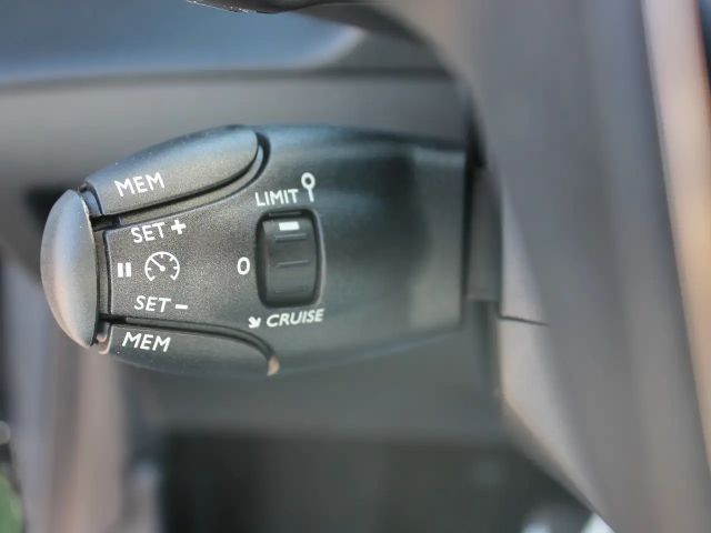 Peugeot E-208 GT-Line Hybrid